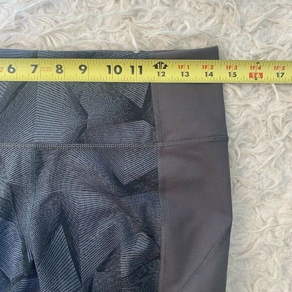 Under Armour Heat Gear Grey Geometric leggings S/M - Picture 8 of 9